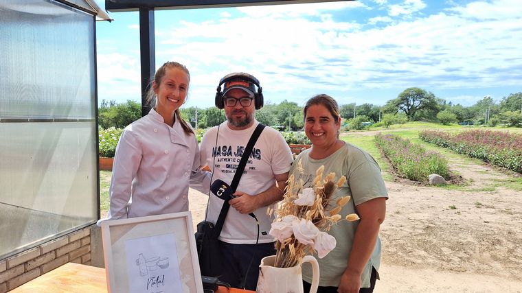 Despeñaderos Florece: un nuevo rincón para disfrutar una merienda entre flores