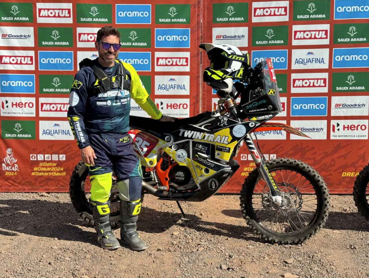 El piloto fallecido, Carles Falcon, en la previa del Dakar 2024 