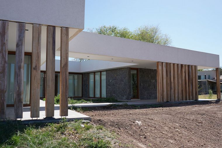 Piedras naturales y artificiales, productos duraderos y de fuerte presencia Steelplex