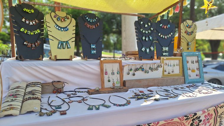 Feria de artesanos en Villa La Bolsa, un espacio de arte, música y cultura