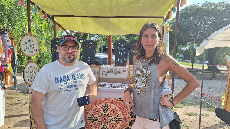 Feria de artesanos en Villa La Bolsa, un espacio de arte, música y cultura