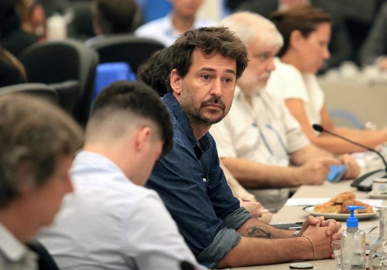 FOTO: Santiago Mitre, en la comisión de debate de Diputados.