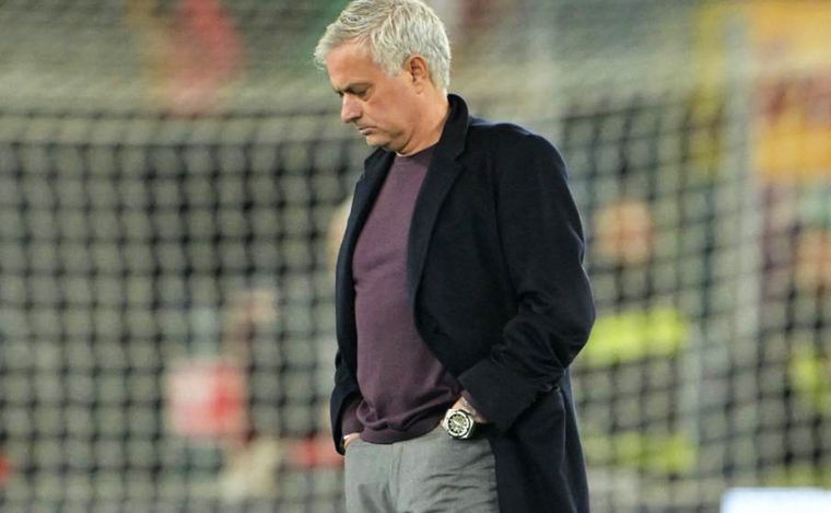 FOTO:  José Mourinho fue despedido de la Roma.