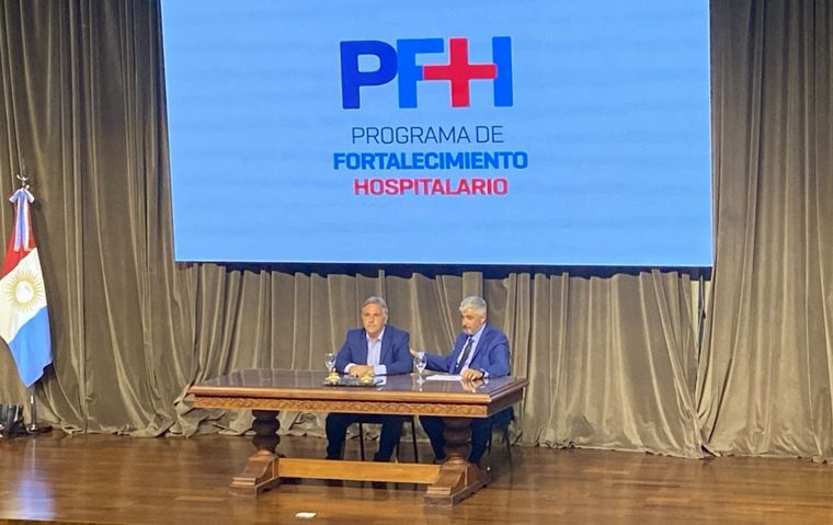 Martín Llaryora presentó el Programa de Fortalecimiento Hospitalario de Córdoba.