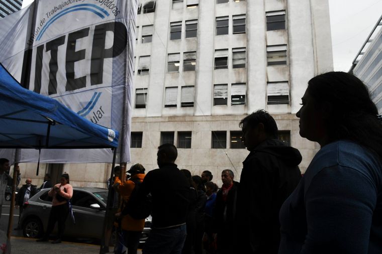 El gobierno habilitó una línea para denunciar amenazas por el paro de la CGT.