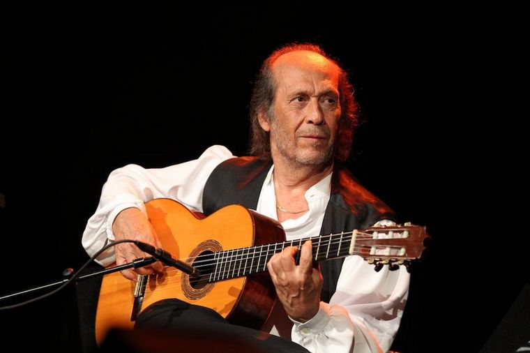 FOTO: Lanzan una biografía de Paco de Lucía, el músico que revolucionó el flamenco