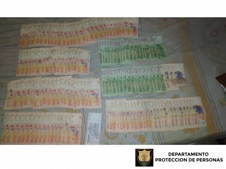 Secuestro de dinero en el operativo. (Policía)