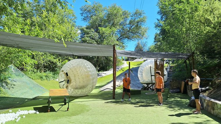 El parque recreativo La Serranita ofrece diversión y adrenalina para la familia.