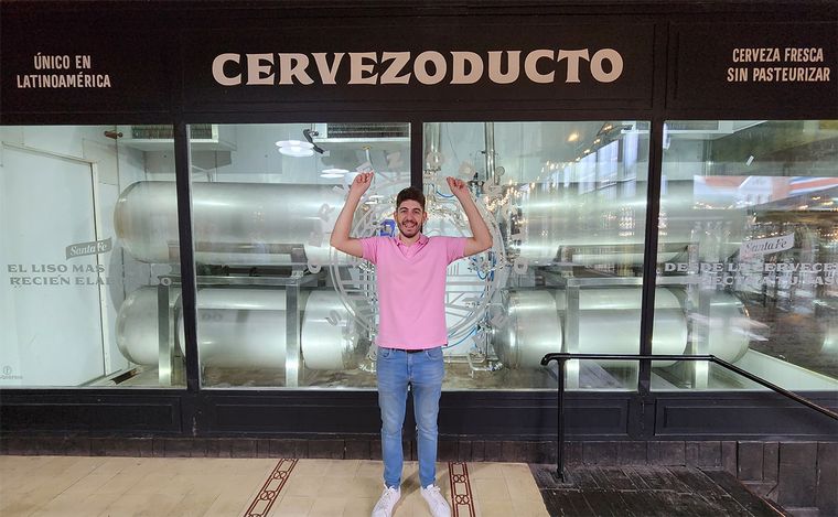 De la fábrica al vaso: el patio cervecero único donde fluye Santa Fe sin parar.