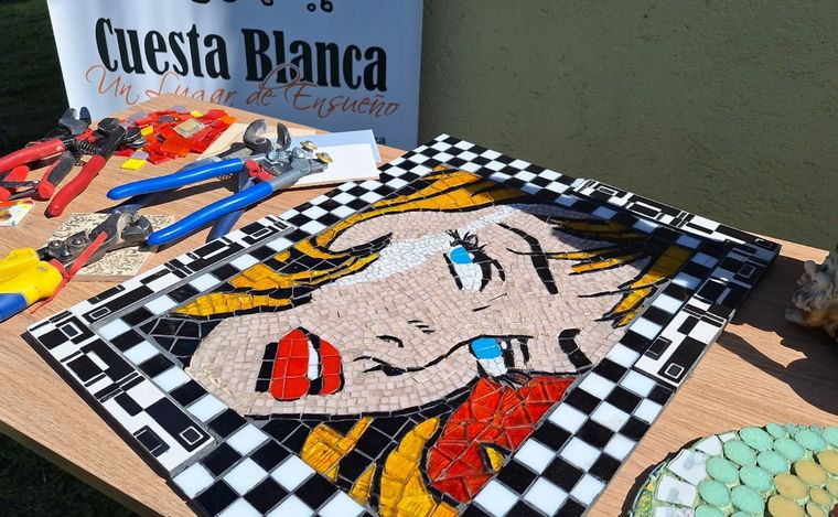 Arte en mosaico en Cuesta Blanca.