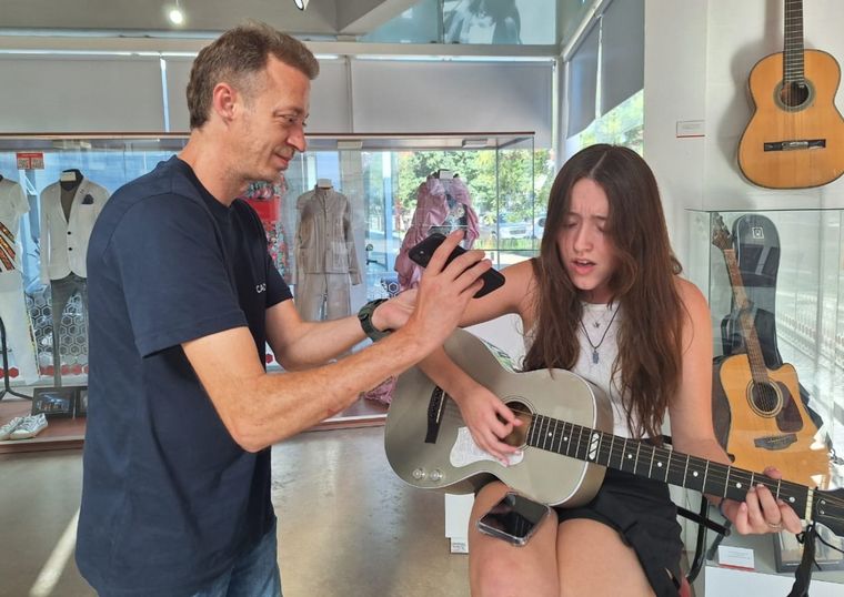 Cloe, de 17 años, se presentará por primera vez en el Festival Nacional de Peñas.