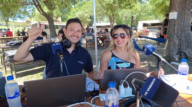 Viva la Radio transmite desde Villa Rumipal.