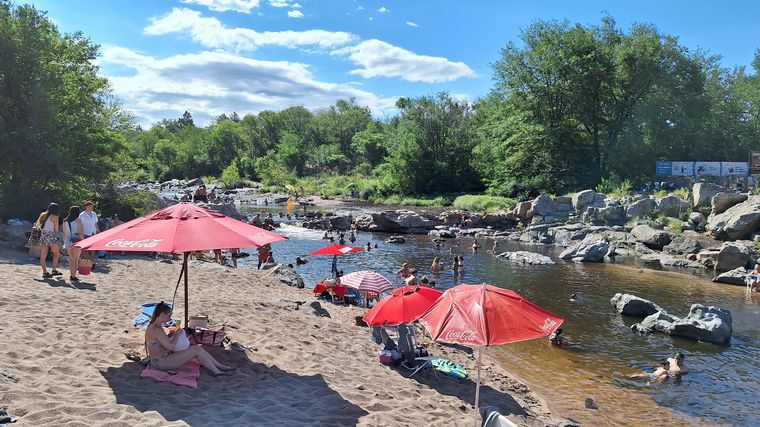 El abuelo de 80 años que todos los años festeja su cumpleaños en Maju Sumaj