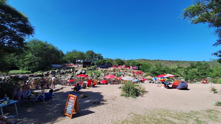 El abuelo de 80 años que todos los años festeja su cumpleaños en Maju Sumaj