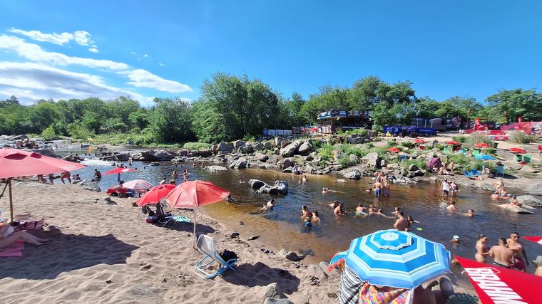 El abuelo de 80 años que todos los años festeja su cumpleaños en Maju Sumaj