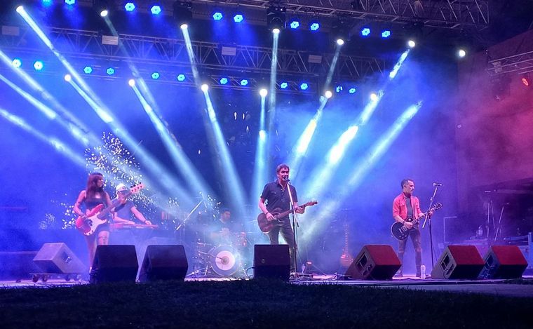 Agustín Dadamio visitó la Fiesta Provincial del Sol en Romang. 