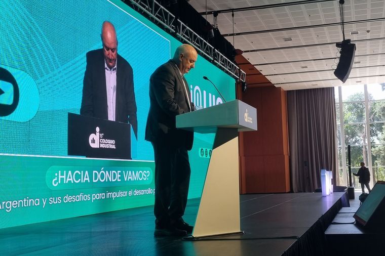Macario, de la UIC: “El gobierno busca incrementar ingresos en las exportaciones