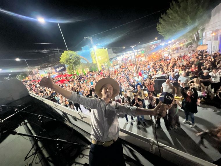 Imágenes de la tercera luna de Cosquín. 