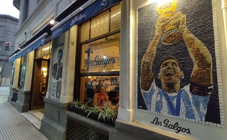 FOTO: Bar Los Galgos, la joya histórica en Buenos Aires que invita a un viaje temporal.