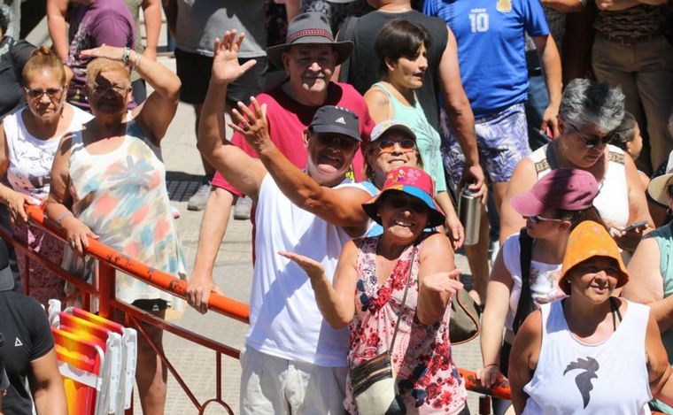 Todo el calor de la tradicional peña de la Munich en Cosquín.