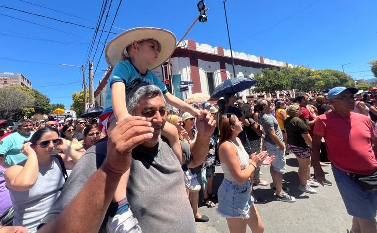 Todo el calor de la tradicional peña de la Munich en Cosquín.