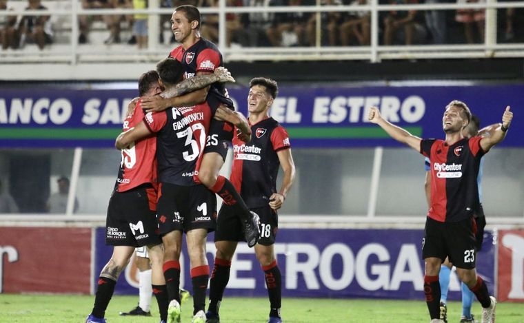 Newell's lo ganó 1 a 0 en la hora ante Central Córdoba en Santiago.