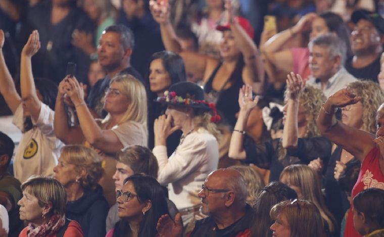Los Tekis, en la sexta noche de Cosquín.