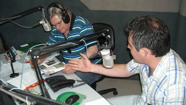 Marcos Altamirano en el estudio de Cadena 3