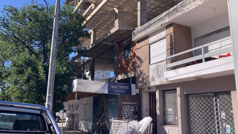 Murió un joven de 19 tras caer de un tercer piso en una obra en construcción