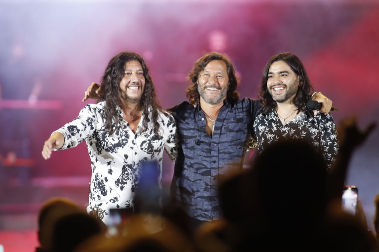 FOTO: Diego Torres cantó junto a Facundo y Miguel Toro (Foto: Daniel Cáceres)