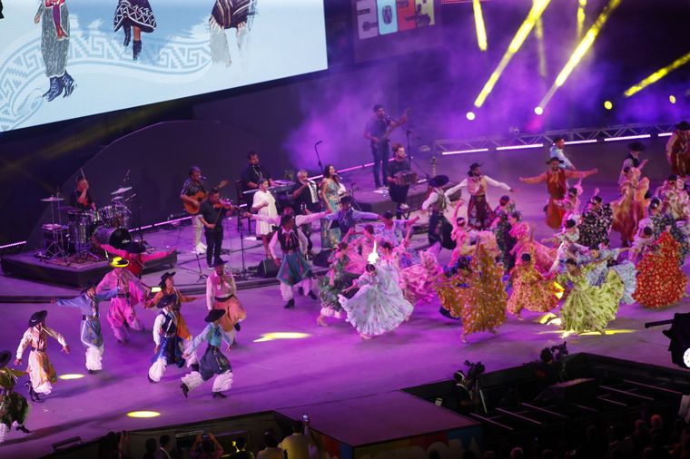 Las mejores fotos de la octava luna coscoína. 