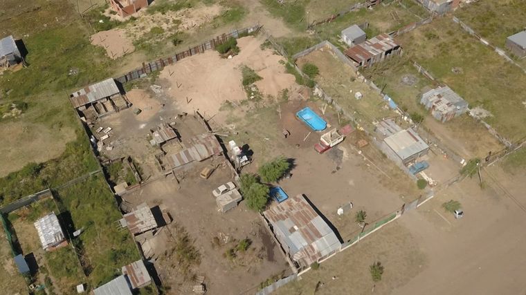 La pileta estaba instalada en terrenos tomados.