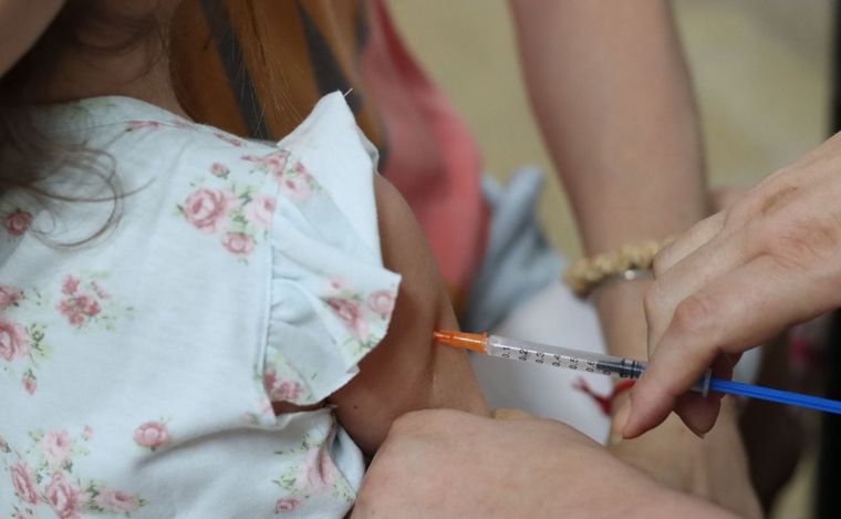 FOTO: Santa Fe llamó a completar los esquemas de vacunación. 