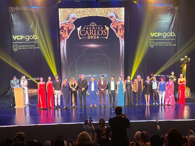 FOTO: Carlos Paz, de gala por los Premios Carlos 2024.