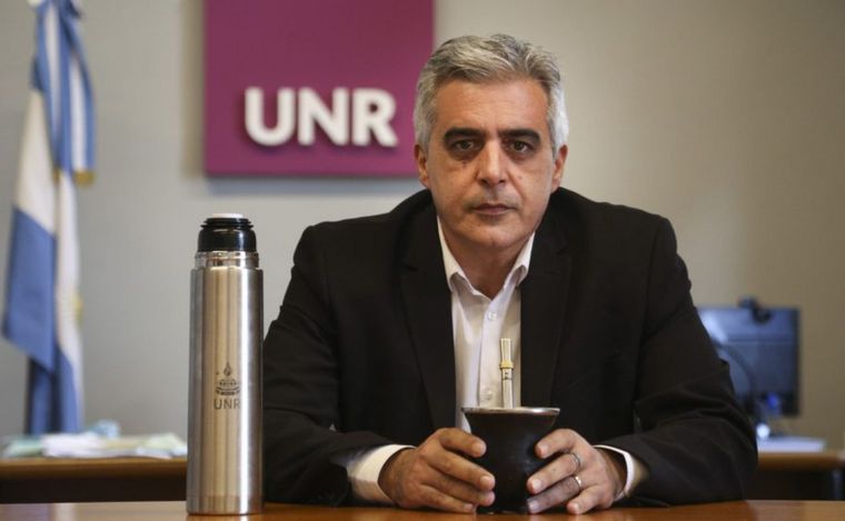 FOTO: El rector de la UNR, preocupado por temas presupuestarios.