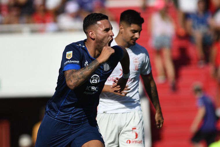 FOTO: Nahuel Bustos grita uno de los goles en Buenos Aires.