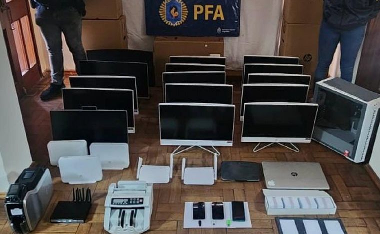 FOTO: Allanaron a hackers en Córdoba.