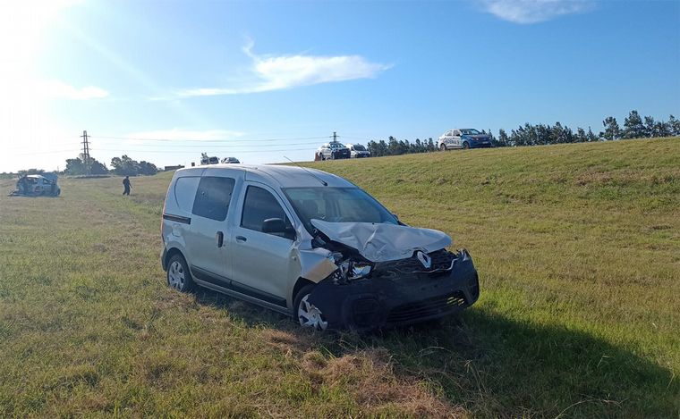 Impactante siniestro en autopista Rosario-Córdoba: dos heridos de gravedad.