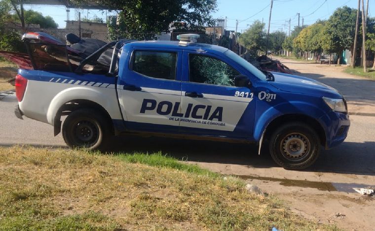 FOTO: Policías agredidos en medio de un operativo en villa La Tela
