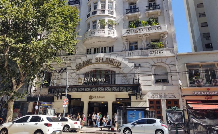 Lucas Correa visitó El Ateneo Grand Splendid en Buenos Aires.