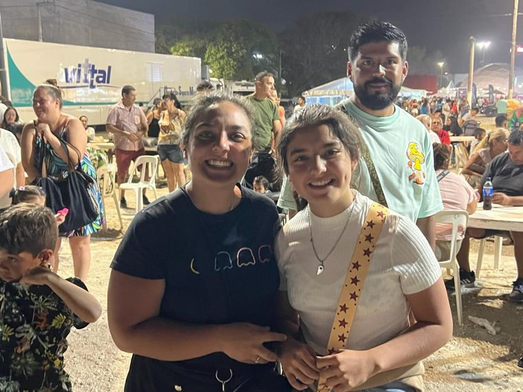 Todo el color de la tercera noche de Colectividades. (Foto: Daniel Cáceres/Cadena 3)