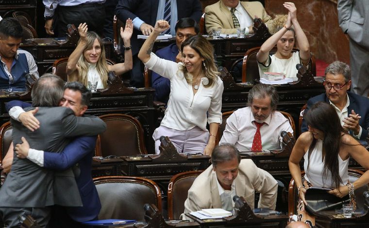 Diputados aprobó la ley ómnibus en general. (Foto: NA)