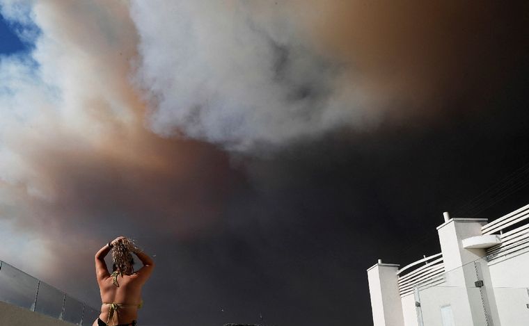 Voraz incendio destruyó miles de casas en Chile. (Foto: NA)