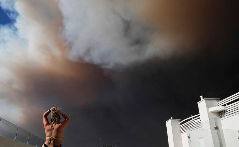 FOTO: Voraz incendio destruyó miles de casas en Chile. (Foto: NA)