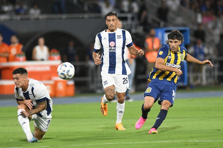 Talleres y Rosario Central se enfrentan en el Kempes. (Foto: @RosarioCentral)