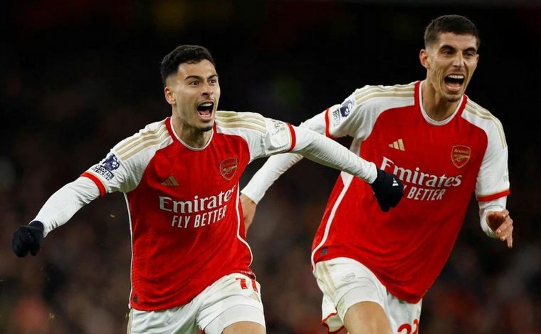 Martinelli celebra su gol ante Liverpool.