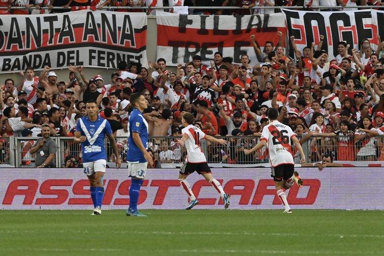 Colidio festeja el primer tanto de River ante Vélez. (Foto: CARP)