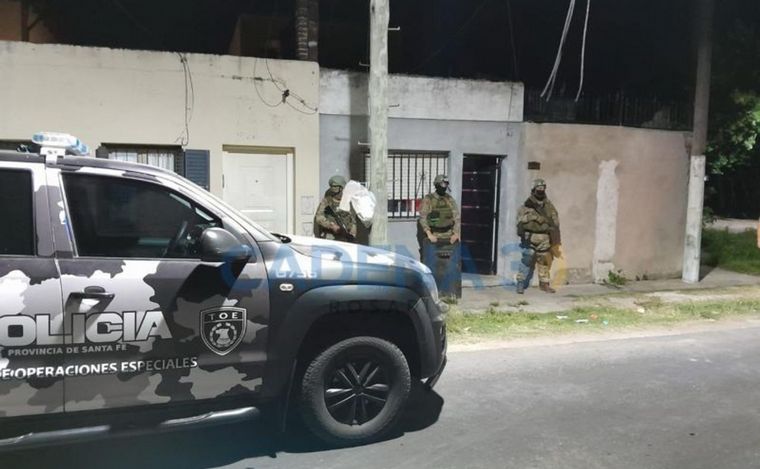 Los allanamientos de la Tropa de Operaciones Especiales en busca de Víctor A.