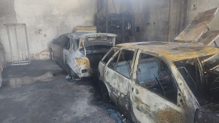 Ladrones robaron y luego incendiaron el taller de chapa y pintura de un jubilado