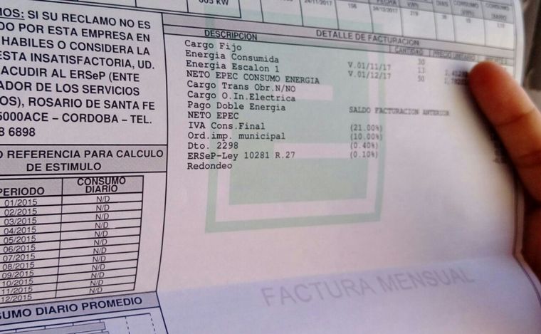 FOTO: La factura domiciliaria tiene más de un 20% de tasas e impuestos.